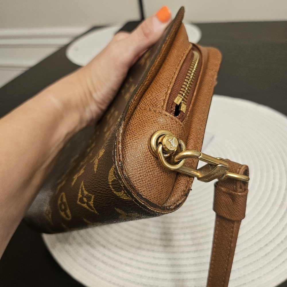 Louis Vuitton Brown Monogram Clutch - Original Strap - Picture 7 of 15